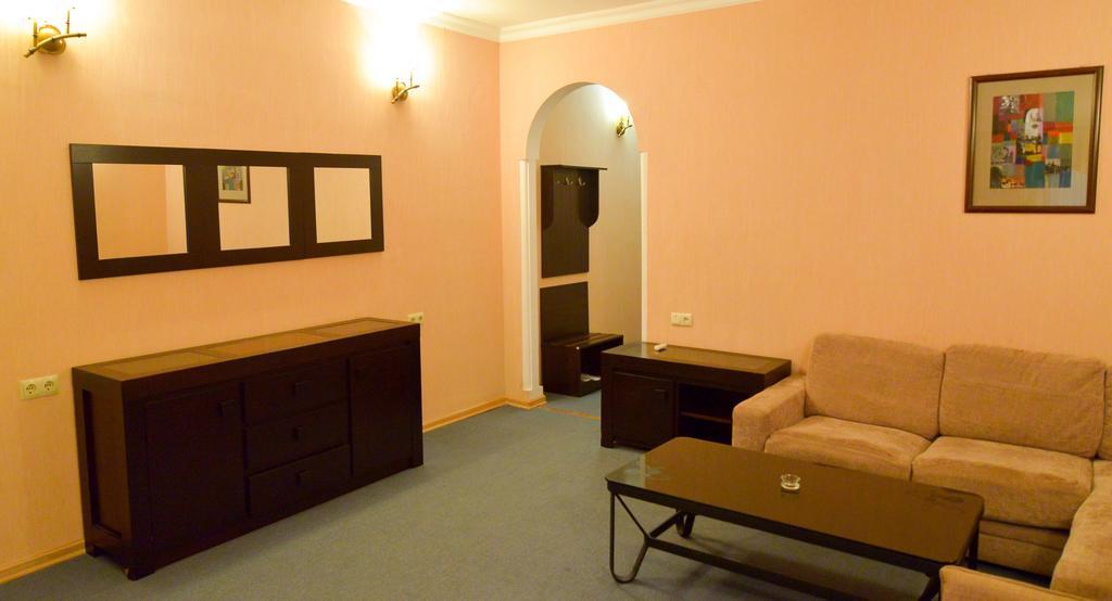 Hotel Old Town Kutaissi Zimmer foto